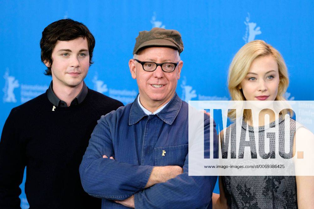 Regisseur James Schamus, Schauspielerin Sarah Gadon und Schauspieler Logan Lerman während des Photocalls zum Film -Indignation- anlässlich der 66. Internationalen Filmfestspiele Berlin snapshot-photography K.M.Krause