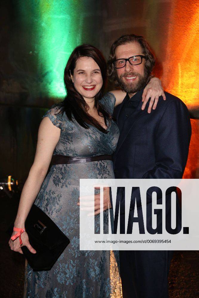 Oliver Korittke mit seiner schwangeren Freundin Mirijam Jeremic bei der Bavaria Re:Boot Berlinale Party am 14.02.2016 in Berlin Bavaria Re:Boot Berlinale Party in Berlin, 2016