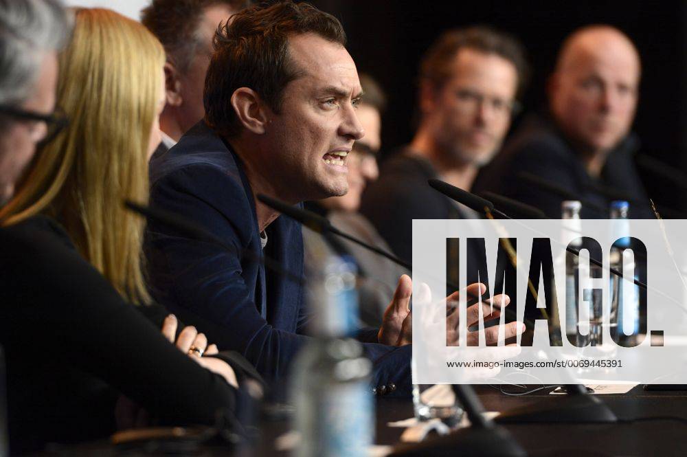 Colin Firth during the Genius press conference at the 66th Berlin International Film Festival Berlinale 2016 on February 16, 2016 in Berlin, Germany. Foto:xFredericx xFuturexImage