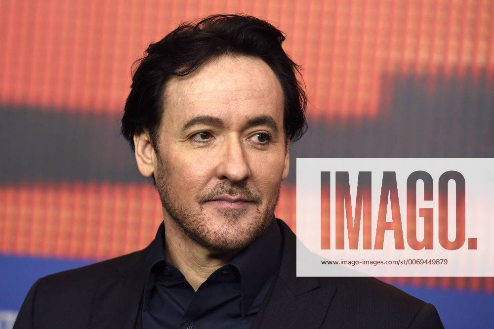 Schauspieler John Cusack während der Pressekonferenz zum Film -CHI-RAQ- anlässlich der 66. Internationalen Filmfestspiele Berlin 66. Internationale Filmfestspiele in Berlin IFB2016