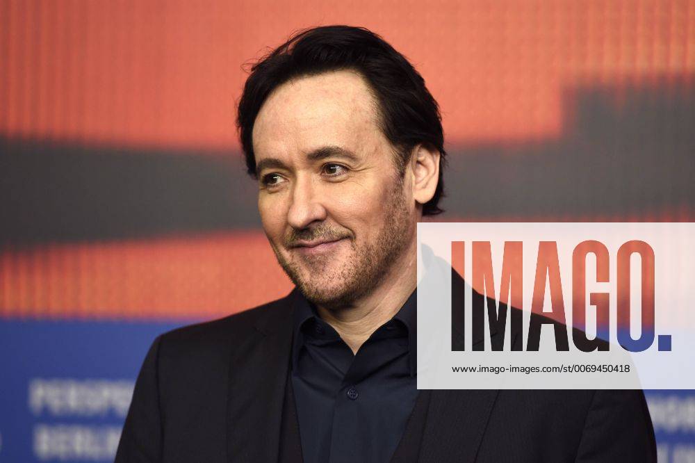 Schauspieler John Cusack während der Pressekonferenz zum Film -CHI-RAQ- anlässlich der 66. Internationalen Filmfestspiele Berlin 66. Internationale Filmfestspiele in Berlin IFB2016