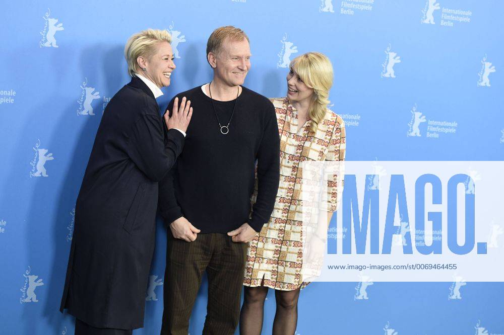 Schauspielerin Trine Dyrholm, Schauspieler Ulrich Thomsen und Schauspielerin Hele Reingaard Neumann während des Photocalls zum Film -KOLLEKTIVET THE COMMUNE- anlässlich der 66. Internationalen Filmfestspiele Berlin 66. Internationale Filmfestspiele in Berlin IFB2016