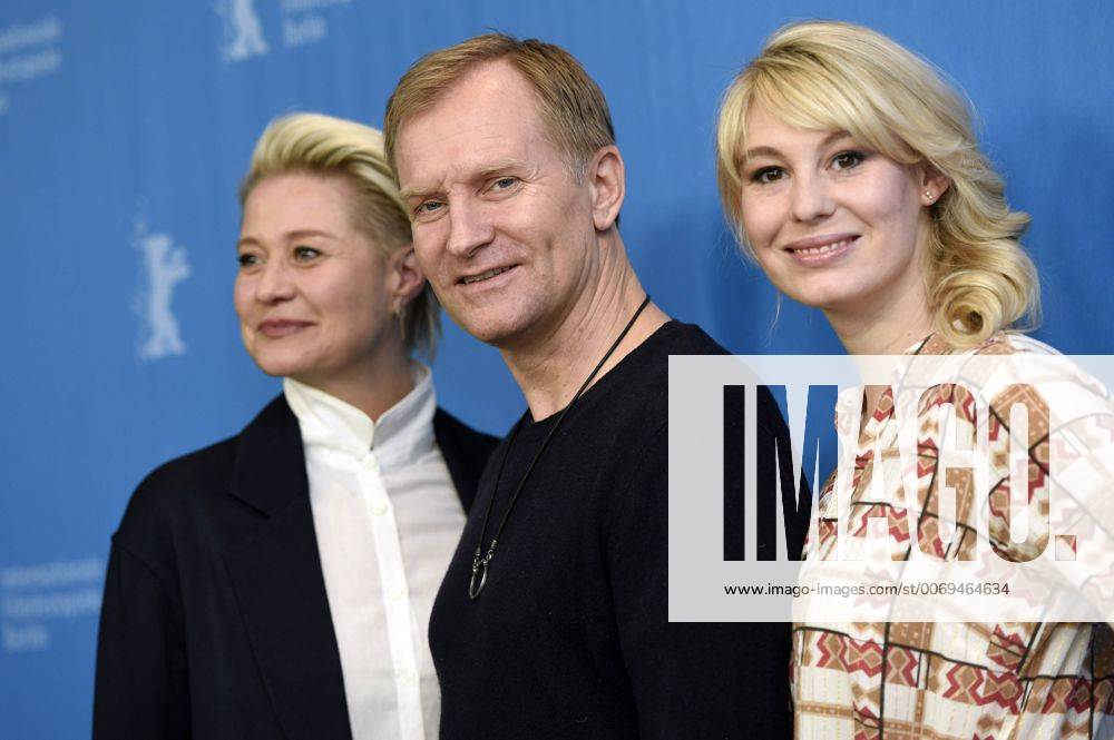 Trine Dyrholm, Ulrich Thomsen und Helene Reingaard Neumann during the Kollektivet The Commune Die Kommune photocall at the 66th Berlin International Film Festival Berlinale 2016 on February 17, 2016 in Berlin, Germany. Foto:xC.xNiehausx xFuturexImage