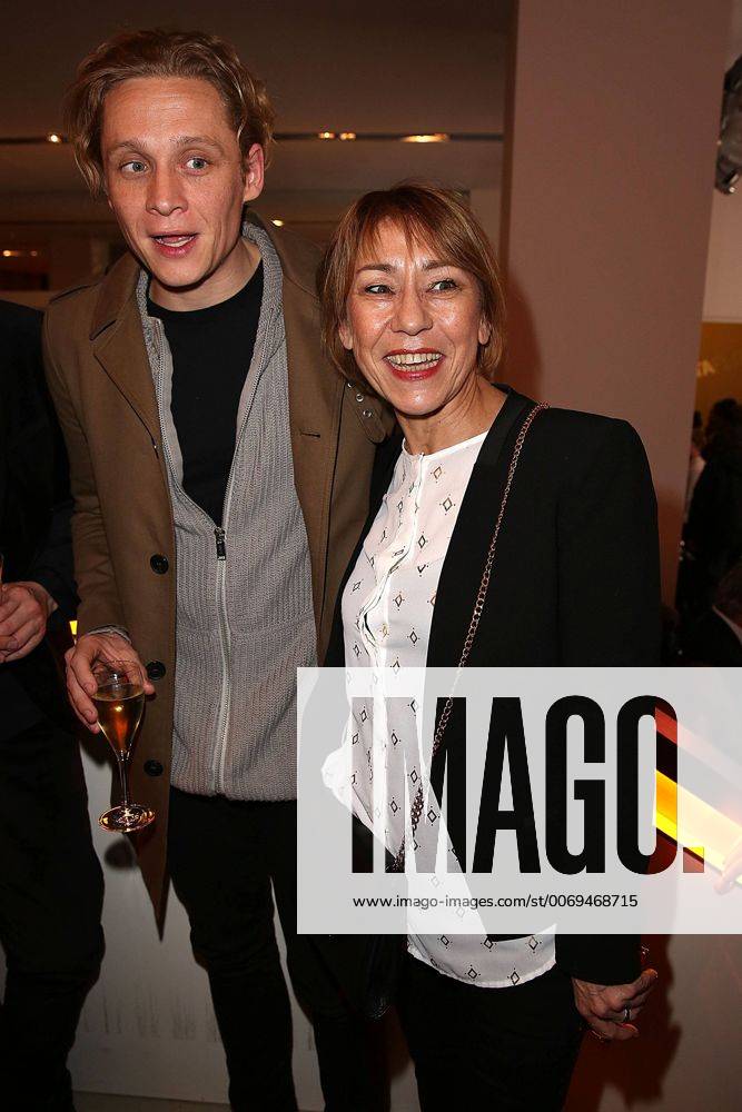 Matthias Schweighoefer und seine Mutter Gitta bei der Pantaflix Berlinale Party am 17.02.2016 im Nolde Museum in Berlin Pantaflix Berlinale Party in Berlin, 2016