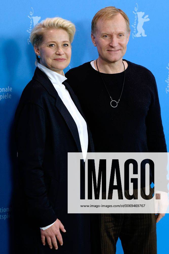 Schauspielerin Trine Dyrholm und Schauspieler Ulrich Thomsen während des Photo Calls zum Film -Kollektivet The Commune- anlässlich der 66. Internationalen Filmfestspiele Berlin snapshot-photography K.M.Krause