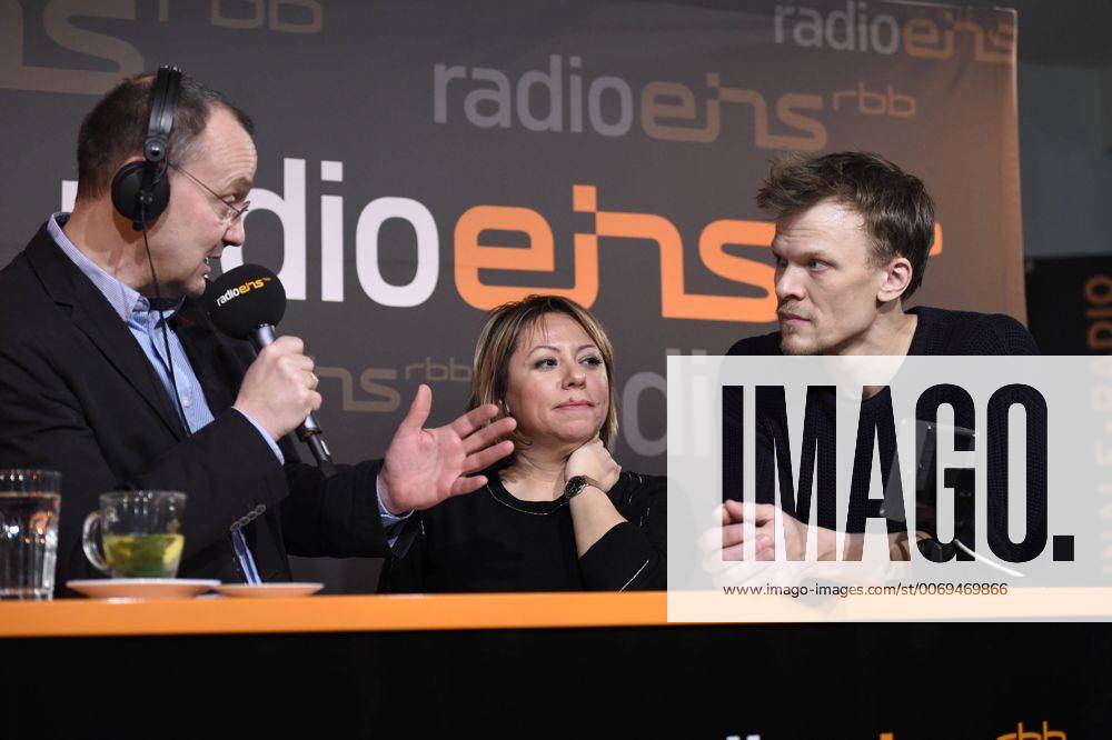 Moderator Knut Elstermann mit Asli Özge und Schauspieler Sebastian Hülk beim RadioEins Berlinale-Nighttalk am Rande der 66. Internationalen Filmfestspiele Berlin 66. Internationale Filmfestspiele in Berlin IFB2016