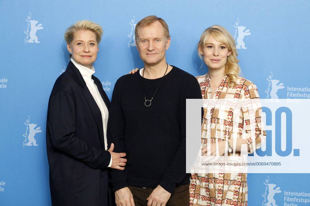 Trine Dyrholm, Ulrich Thomsen and Helene Reingaard Neumann during the Kollektivet The Commune Die Kommune photocall at the 66th Berlin International Film Festival Berlinale 2016 on February 17, 2016 in Berlin, Germany. Foto:xD.xBedrosianx xFuturexImage