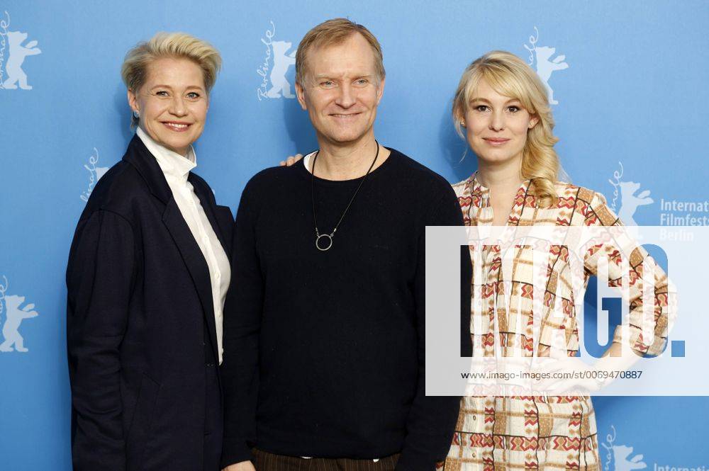 Trine Dyrholm, Ulrich Thomsen and Helene Reingaard Neumann during the Kollektivet The Commune Die Kommune photocall at the 66th Berlin International Film Festival Berlinale 2016 on February 17, 2016 in Berlin, Germany. Foto:xD.xBedrosianx xFuturexImage