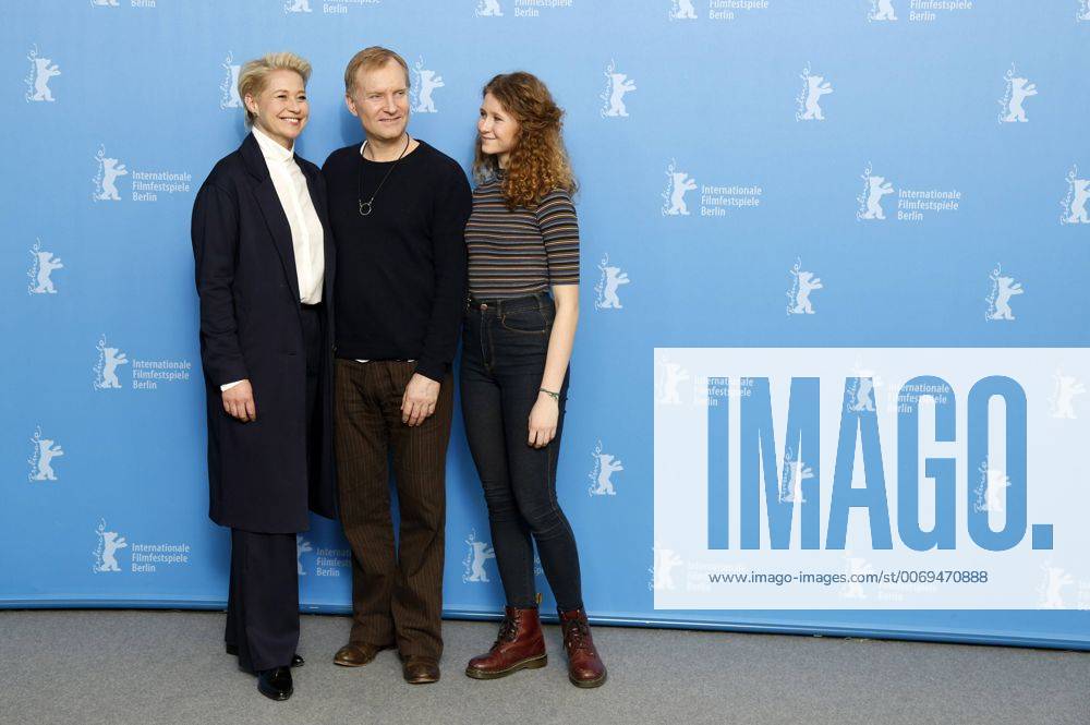 Trine Dyrholm, Ulrich Thomsen and Martha Sofie Wallstrom Hansen during the Kollektivet The Commune Die Kommune photocall at the 66th Berlin International Film Festival Berlinale 2016 on February 17, 2016 in Berlin, Germany. Foto:xD.xBedrosianx xFuturexImage