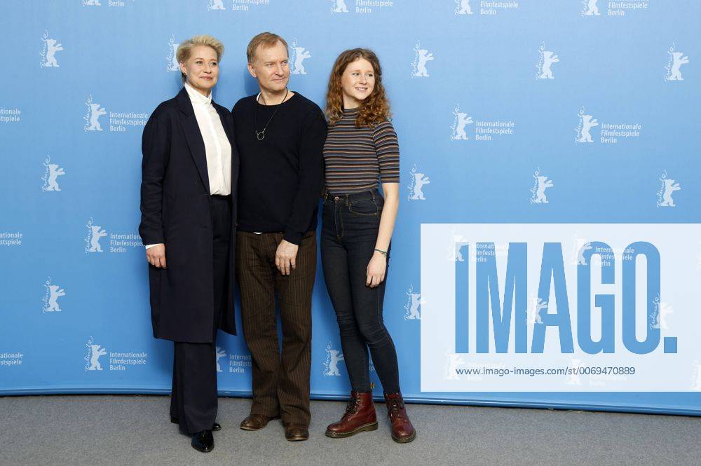 Trine Dyrholm, Ulrich Thomsen and Martha Sofie Wallstrom Hansen during the Kollektivet The Commune Die Kommune photocall at the 66th Berlin International Film Festival Berlinale 2016 on February 17, 2016 in Berlin, Germany. Foto:xD.xBedrosianx xFuturexImage