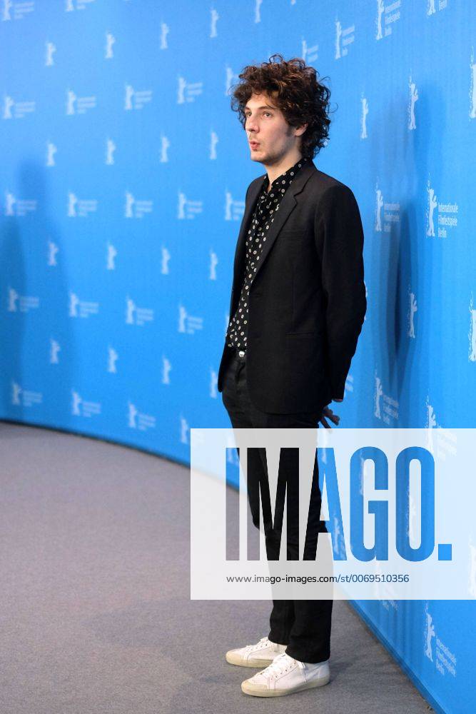 Schauspieler Vincent Lacoste während des Photo Calls zum Film -Saint Amour- anlässlich der 66. Internationalen Filmfestspiele Berlin snapshot-photography K.M.Krause