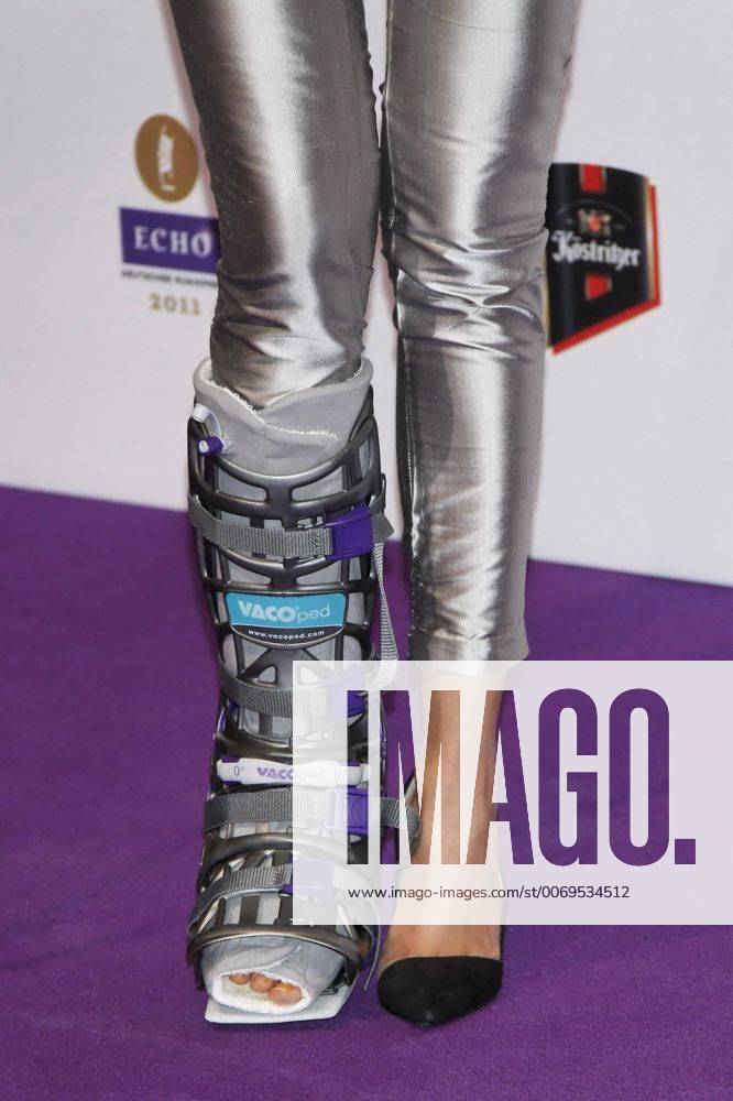 Fuß von Mandy Capristo - Echo 2011 - 20.Verleihung des Deutschen Musikpreis in der Messe Berlin am 24.03.2011. Echo 2011