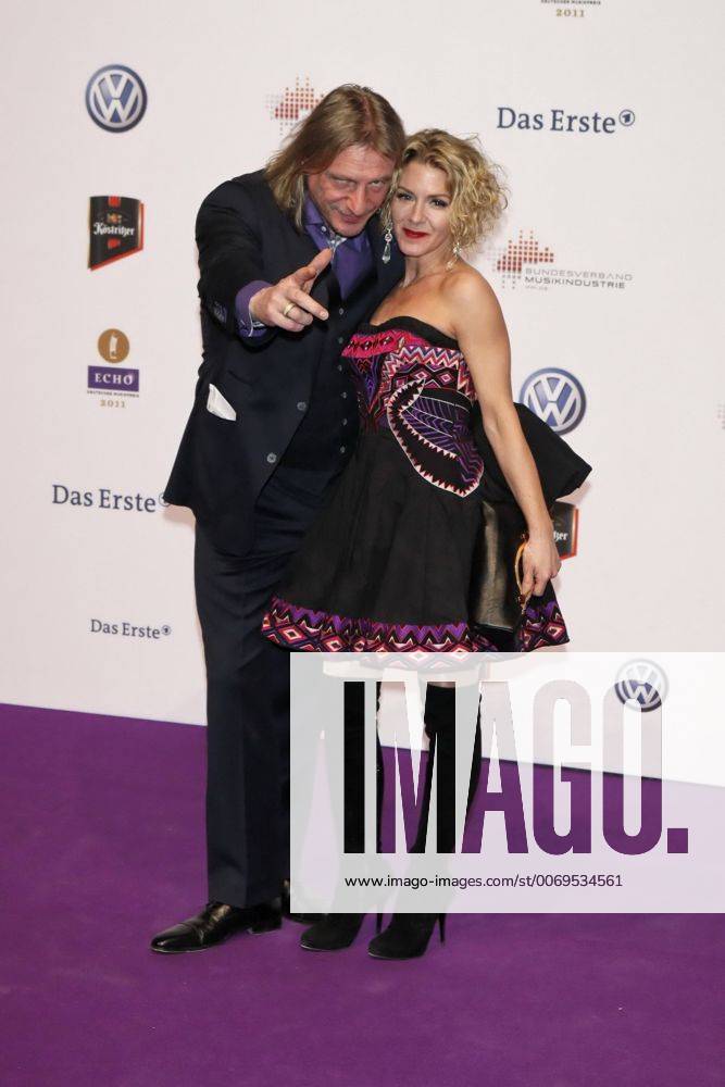 Frank Otto mit Ehefrau Stefanie Volkmer-Otto - Echo 2011 - 20.Verleihung des Deutschen Musikpreis in der Messe Berlin am 24.03.2011. Echo 2011