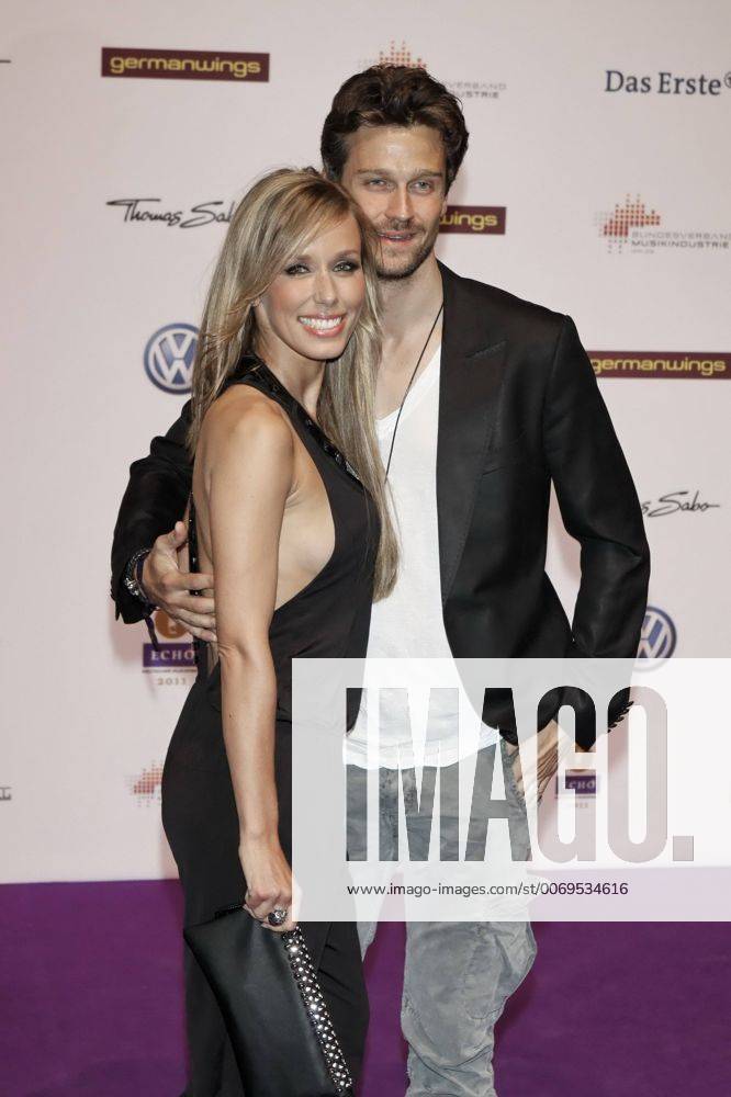 Annemarie Warnkross und Wayne Carpendale - Echo 2011 - 20.Verleihung des Deutschen Musikpreis in der Messe Berlin am 24.03.2011. Echo 2011