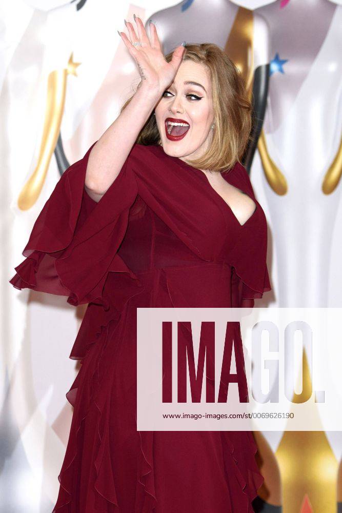 Adele bei den BRIT Awards 2016 in der O2 Arena. London, 24.02.2016 Adele Foto:xS.xFuturexImage