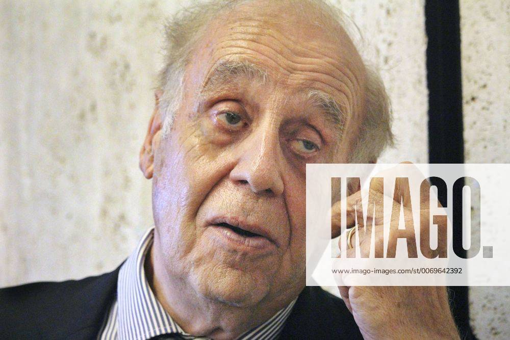 Der Schweizer Globalisierungskritiker Jean Ziegler (81) fordert ein Verbot von moerderischen Boersenspekulation auf Nahrungsmittel (Foto vom 23.02.2016 bei einem spd-Gespraech in Genf)). Die Schweizer sollten am Sonntag (28.02.2016) bei einer Volksabstimmung fuer eine Aechtung der Geschaefte votieren, sagte Ziegler dem Evangelischen Pressedienst (epd) in Genf. Der Genfer Soziologe macht sich fuer die Volksinitiative stark, weil nach seiner Sicht Spekulanten die Preise fuer die Grundnahrungsmittel Reis, Getreide und Mais aus Profitgruenden in die Hoehe treiben. (Siehe epd-Gespräch vom 26.02.2016) Globalisierungskritiker Ziegler: Nahrungs-Spekulanten toeten Millionen