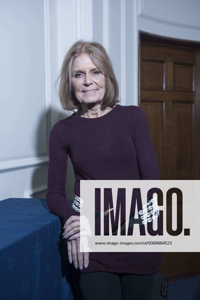 Berühmte Feministinnen, Gloria Steinem February 25, 2016 - London, UK, UK - Emma Watson Meets Gloria Steinem...Emma Watson is an actor best known for her portrayal of Hermione Granger in the eight Harry Potter films. Further to her acting career, Emma is a Global Goodwill Ambassador for UN WOMEN, promoting gender equality and the empowerment of women...Gloria Steinem is a writer, lecturer, editor and feminist activist. She co-founded Ms. Magazine, and remained one of its editors for fifteen years, also helping to found New York magazine. ..The two discussed the future of feminism and what that meant today . Watson opened up about her insecurities - when she was younger , she hated her dark eyebrows and how on occasion she was her own worst enemy - apologising recently for example to a director after she cried in role on set. She also expressed her fondness for a fee paying website, Oh My God! devoted to the discussion of wo - ZUMAz91_