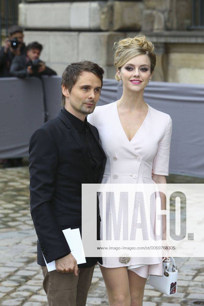 Paris Fashion Week - Promis besuchen Dior Modenschau Matthew Bellamy et Elle Evans CELEBRITES : Defile Dior - Pret a Porter Automne Hiver - 04 03 2016 GwendolineLeGoff Panoramic