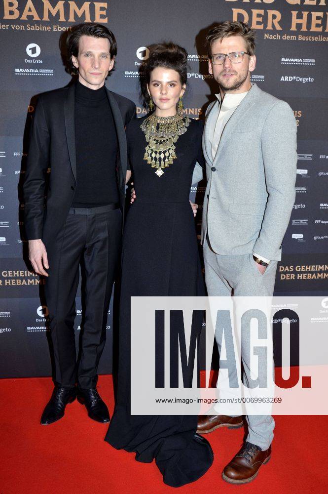 Sabin Tambrea, Ruby O. Fee und Steve Windolf bei der Premiere des ARD-Films Das Geheimnis der Hebamme im Gloria Palast. München, 16.03.2016 Foto:xP.xSchönbergerx xFuturexImage