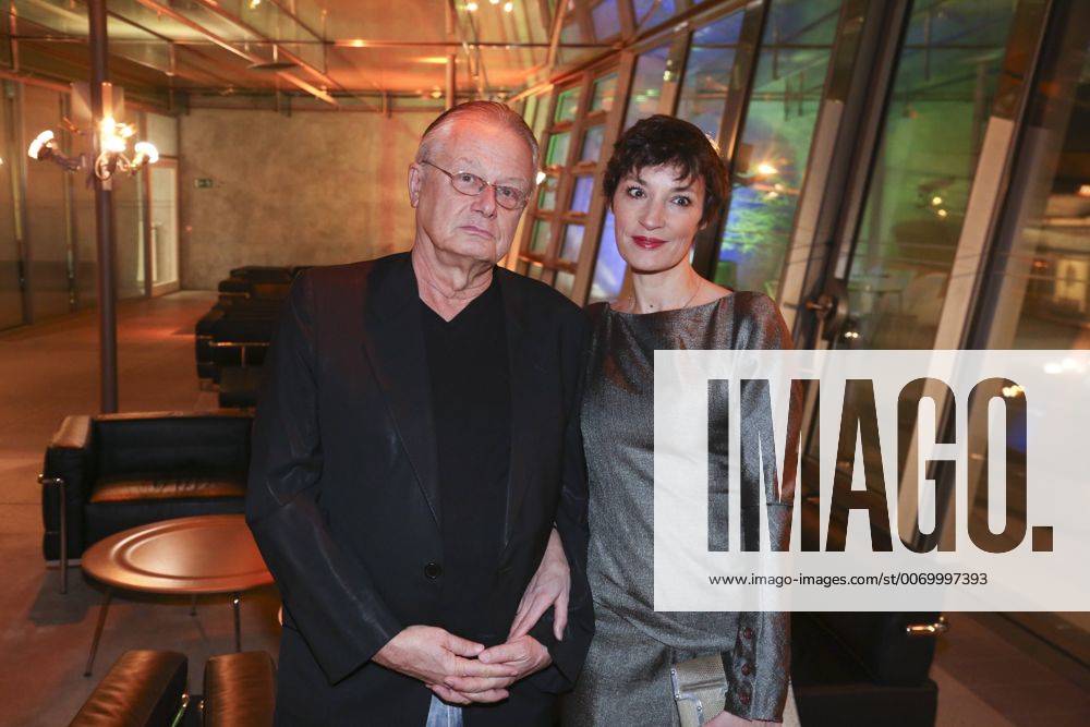 Frank Castorf mit dem Großen Kunstpreis Berlin ausgezeichnet Frank Castorf und Freundin Jeanne Balibar bei der Verleihung des großen Kunstpreis im Auftrag des Senats von Berlin in der Akademie der Künste am 18.03.16 in Berlin Frank Castorf erhält Grossen Kunstpreis in Berlin