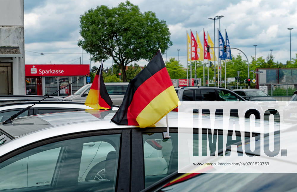 European Football Championship Deutschlandfähnchen to a Car roof 1104400786
