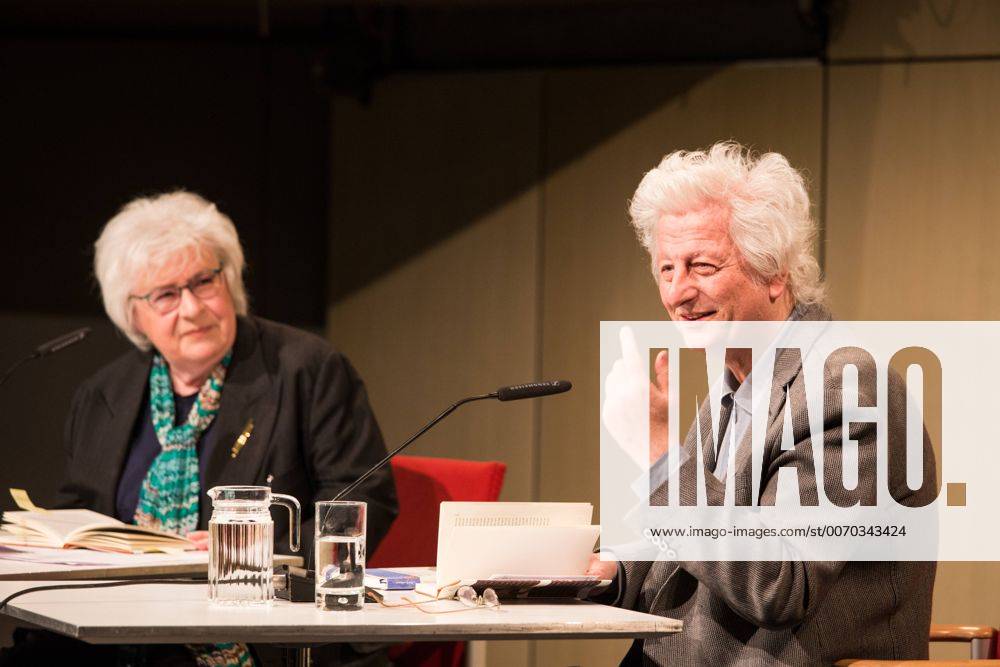 Berliner Akademie der Künste Peter Esterhazy Die Markus-Version Hanser Buchpremiere Gespräch: Sigrid Löffler. in der Berliner Akademie der Künste. am 07.04.2016