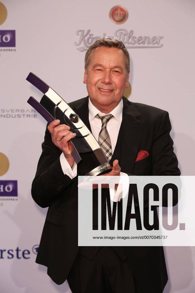 Preisträger Roland Kaiser bei der Verleihung vom Echo am 07.04.2016 in Berlin Echo Verleihung 2016 in Berlin- Preistraeger Gewinner