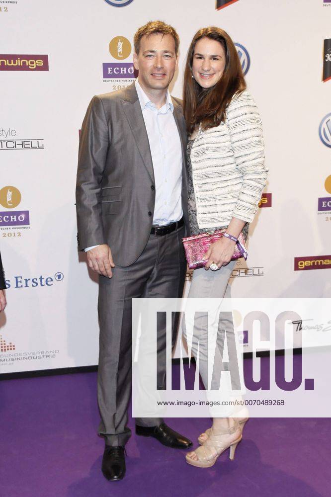 Jan Sosniok mit Lebensgefährtin Nadine Möllers - Verleihuing des ECHO 2012 in der Hallen der Messe Berlin am 22.03.2012. Echo 2012