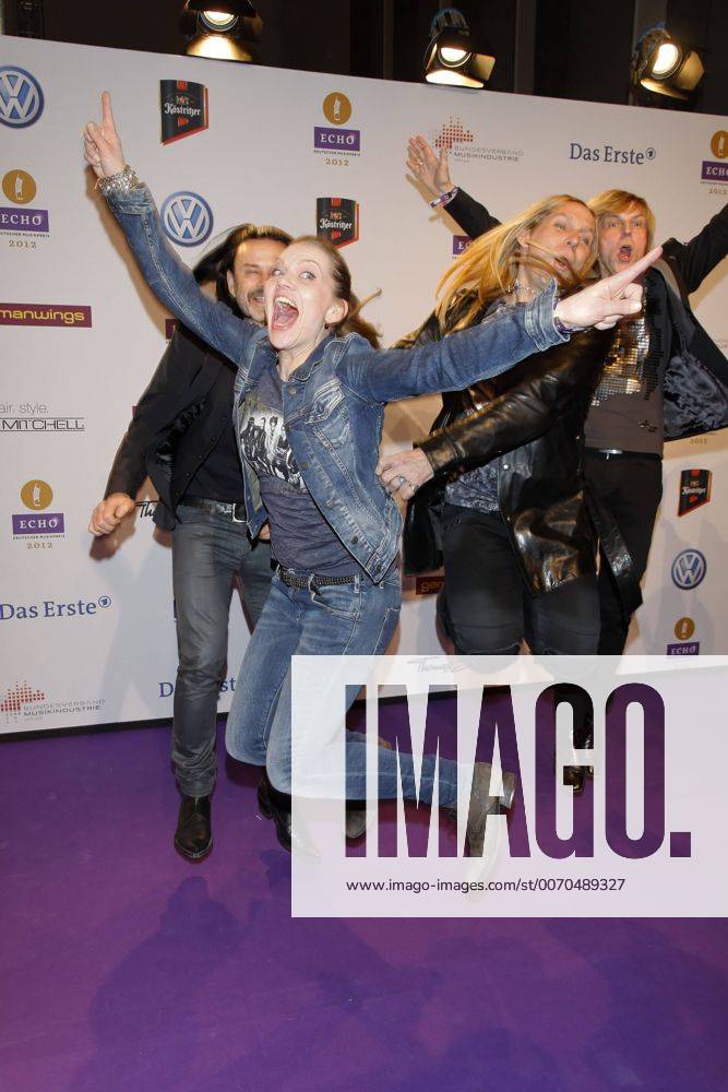 Anna Loos mit der Band Silly - Verleihuing des ECHO 2012 in der Hallen der Messe Berlin am 22.03.2012. Echo 2012
