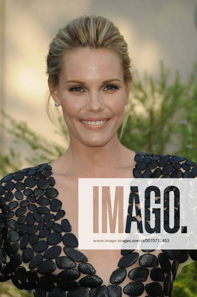 Los Angeles, California, U.S. - Leslie Bibb Attending The Los Angeles Premiere Of Zookeeper Held At The Regency Village Theatre In Westwood, California On 7 6 11. 2011 - ZUMAl89_