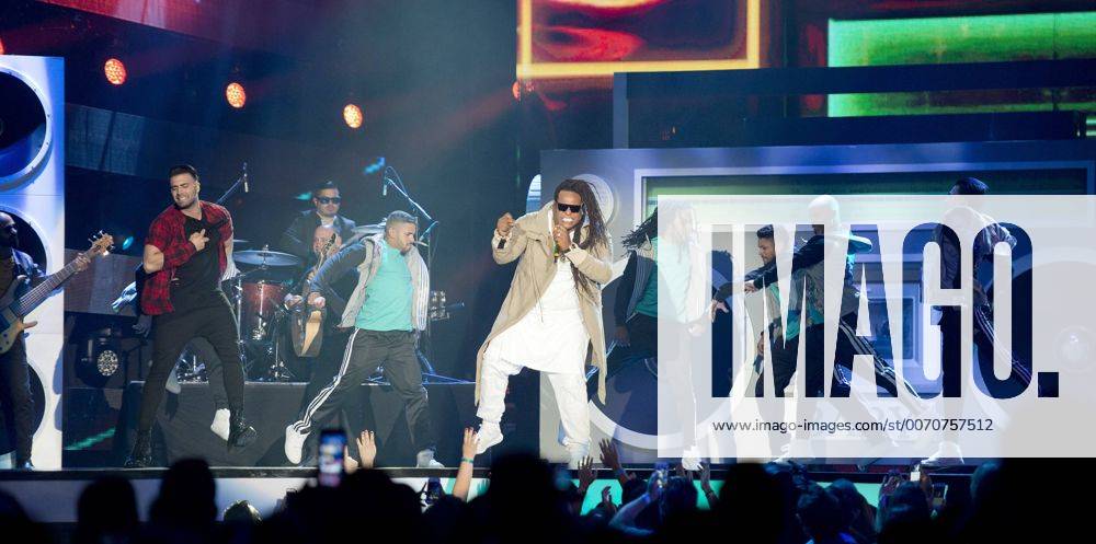 Latin artists Jancarlos Canela & Lennox perform at the 2016 Billboard Latin Music Awards at the Bank United Center, University of Miami, Miami, Florida on April 28, 2016. MIA20160428154 GARYxIxROTHSTEIN