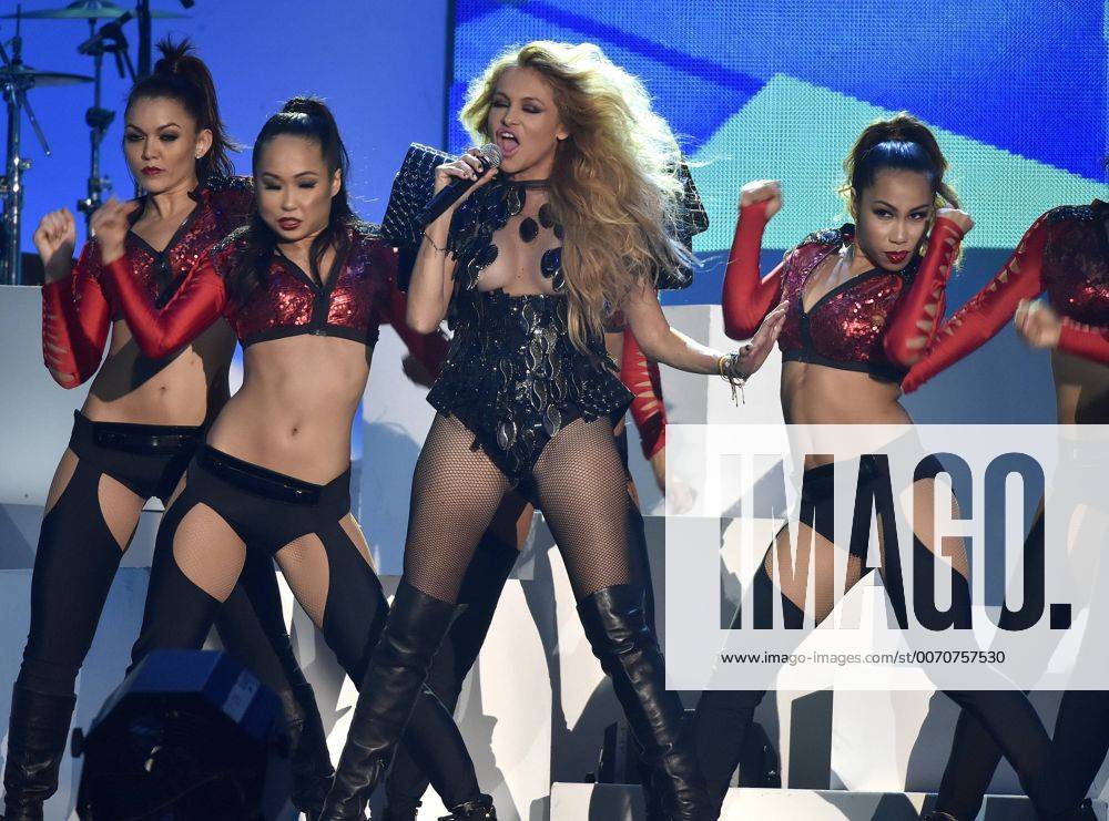 Latin artist Paulina Rubio performs at the 2016 Billboard Latin Music Awards at the Bank United Center, University of Miami, Miami, Florida on April 28, 2016. MIA20160428125 GARYxIxROTHSTEIN