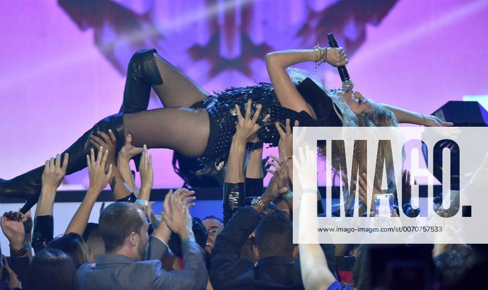 Latin artist Paulina Rubio performs at the 2016 Billboard Latin Music Awards at the Bank United Center, University of Miami, Miami, Florida on April 28, 2016. MIA20160428129 GARYxIxROTHSTEIN