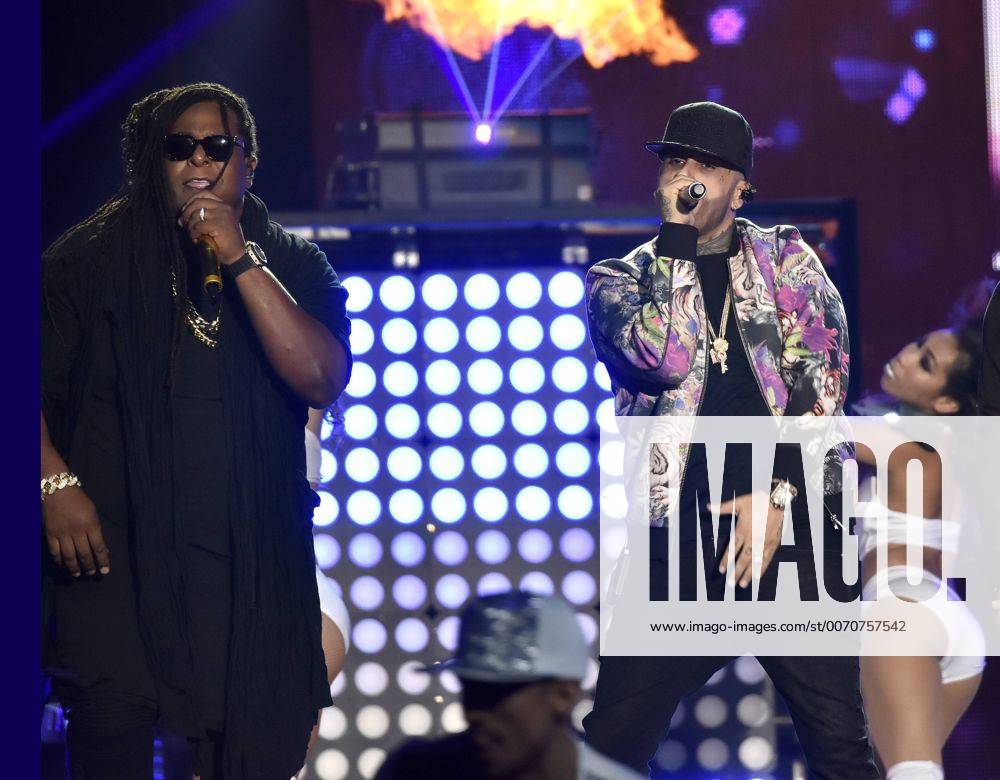 Latin artist (R-L) Nicky Jam & Zion Y Lennox performs at the 2016 Billboard Latin Music Awards at the Bank United Center, University of Miami, Miami, Florida on April 28, 2016. MIA20160428144 GARYxIxROTHSTEIN