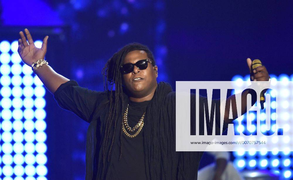 Latin artist Zion Y Lennox performs at the 2016 Billboard Latin Music Awards at the Bank United Center, University of Miami, Miami, Florida on April 28, 2016. MIA20160428145 GARYxIxROTHSTEIN