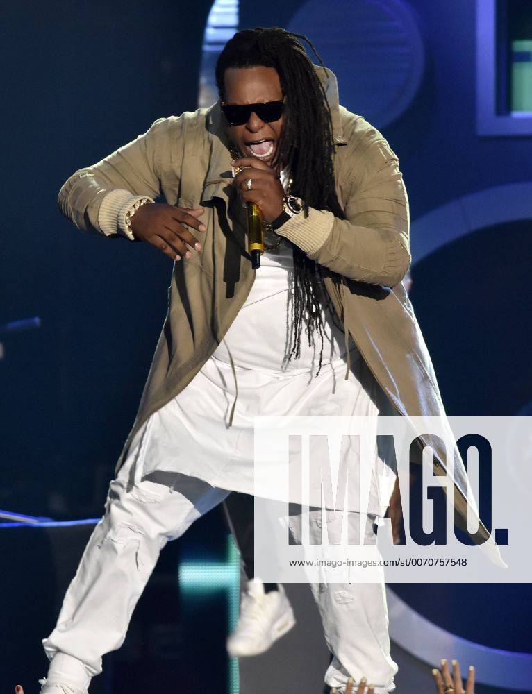Latin artist Lennox performs at the 2016 Billboard Latin Music Awards at the Bank United Center, University of Miami, Miami, Florida on April 28, 2016. MIA20160428149 GARYxIxROTHSTEIN
