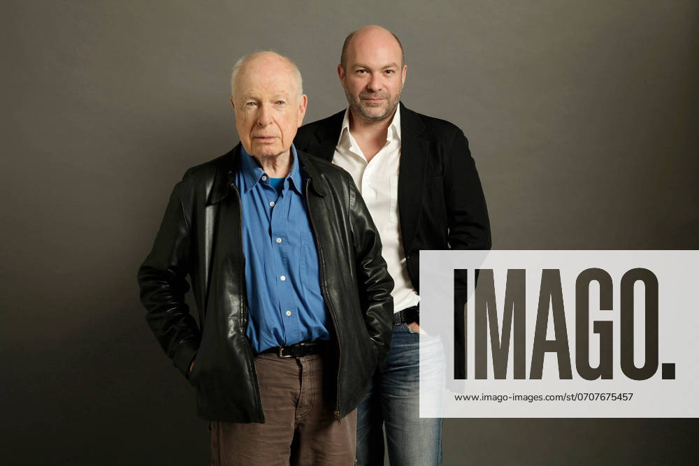 The Tightrope (2012) - filmstill Legendary theare director Peter Brook with his son Simon Brook in The Tightrope (2012) - - -