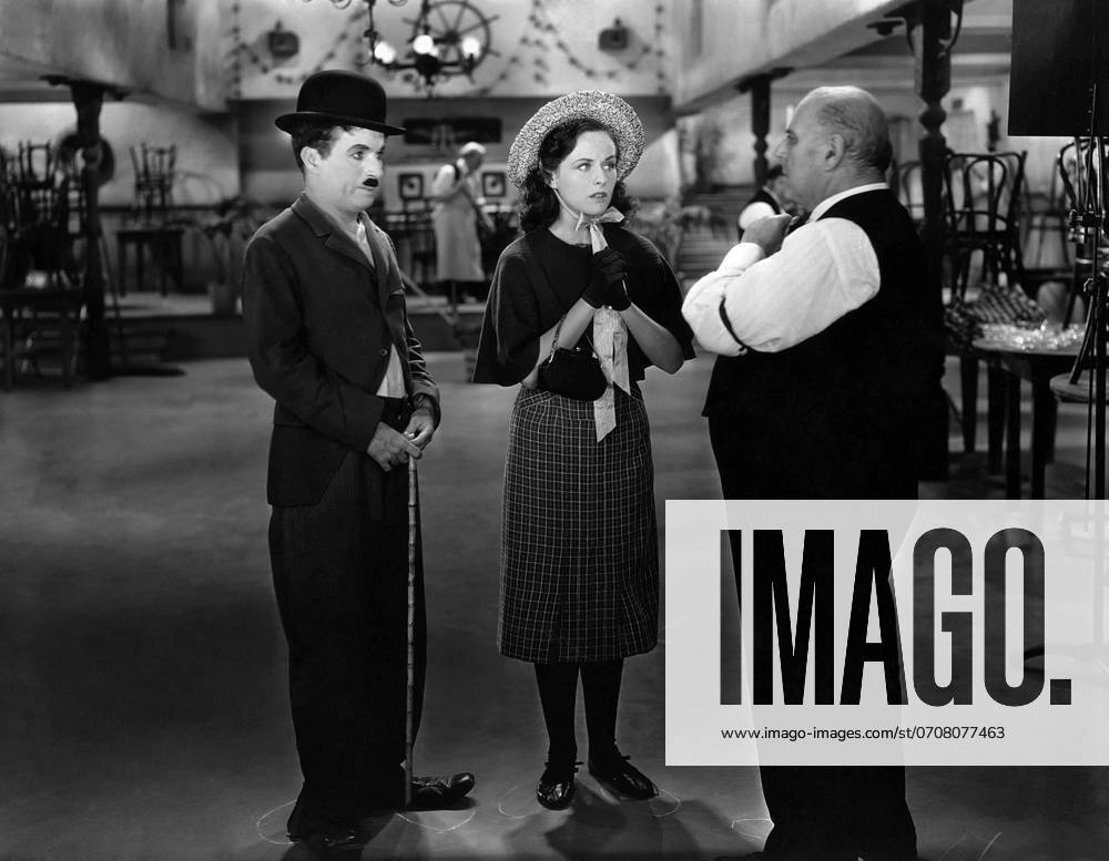 Modern Times - filmstill Charlie Chaplin & Paulette Goddard in Modern Times