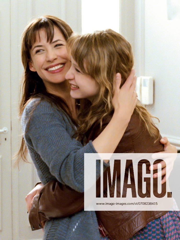 LOL (Laughing Out Loud) - filmstill SOPHIE MARCEAU & CHRISTA THERET in LOL (Laughing Out Loud) London Great Britain