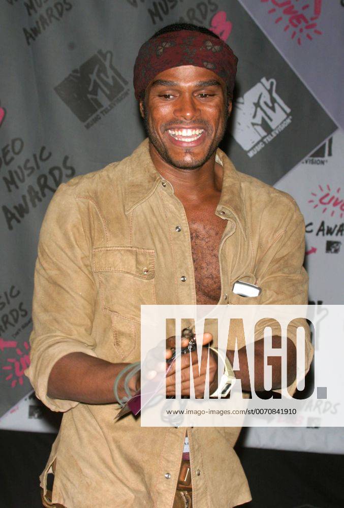 Jan. 1, 2011 - New York, New York, U.S. - K32463JBB.MTV VIDEO MUSIC AWARDS. ARRIVALS..RADIO New York MUSIC HALL, NEW YORK New York.. 2003.08 28 2003.MAXWELL - ZUMAba9_