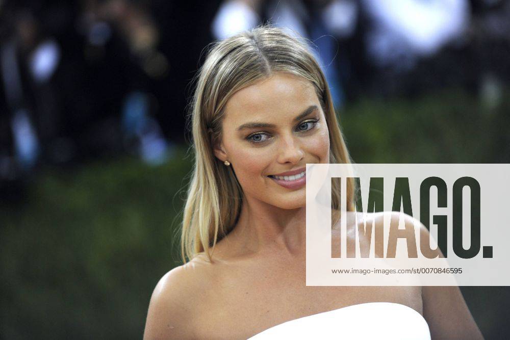 Margot Robbie bei der Manus x Machina: Fashion in an Age of Technology Costume Institute Gala im Metropolitan Museum of Art. New York, 02.05.2016 Foto:xD.Tinex xFuturexImage
