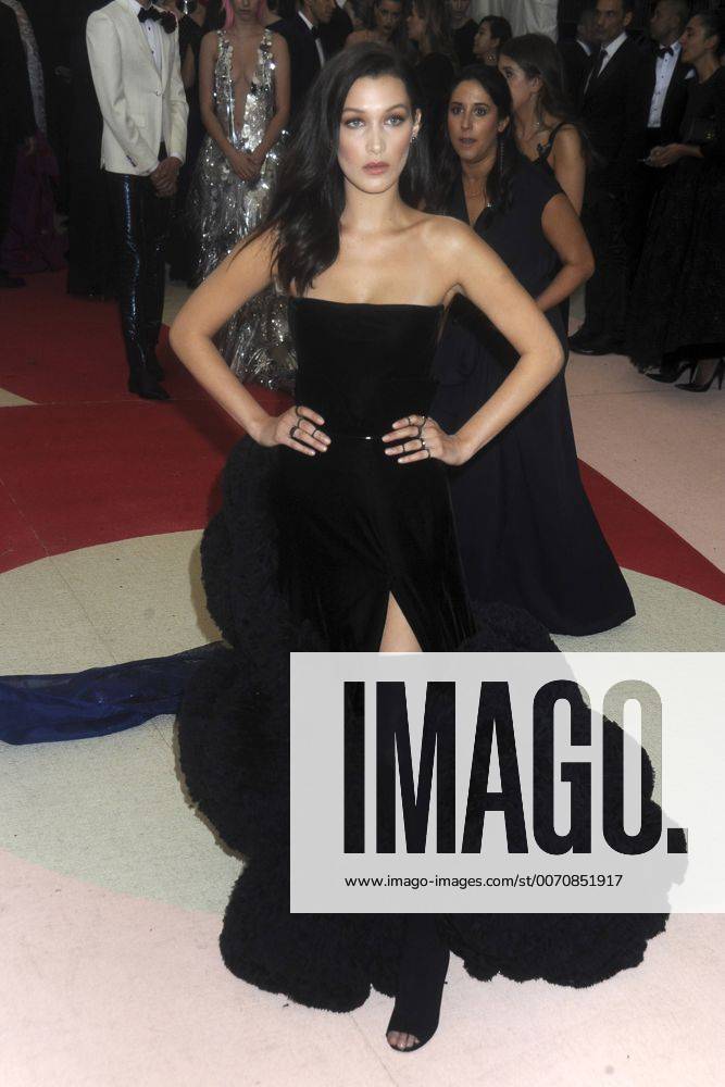 Bella Hadid bei der Manus x Machina: Fashion in an Age of Technology Costume Institute Gala im Metropolitan Museum of Art. New York, 02.05.2016 Foto:xD.Tinex xFuturexImage