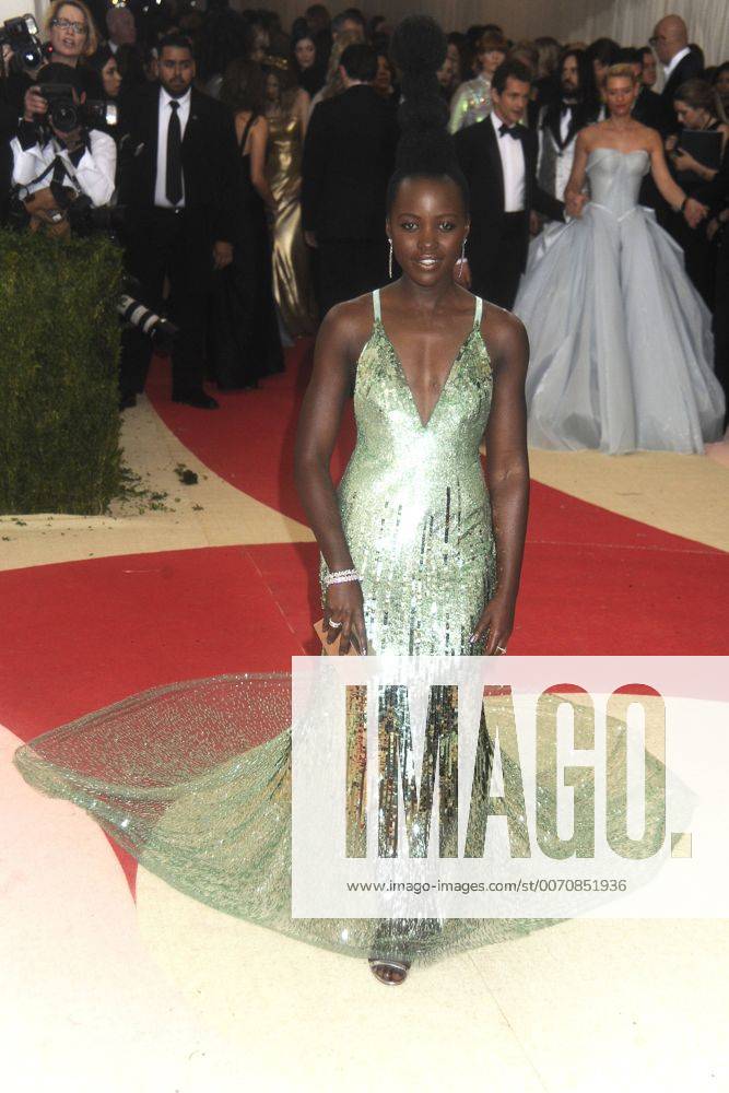 Lupita Nyong o bei der Manus x Machina: Fashion in an Age of Technology Costume Institute Gala im Metropolitan Museum of Art. New York, 02.05.2016 Foto:xD.Tinex xFuturexImage