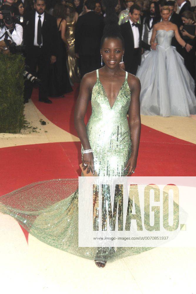 Lupita Nyong o bei der Manus x Machina: Fashion in an Age of Technology Costume Institute Gala im Metropolitan Museum of Art. New York, 02.05.2016 Foto:xD.Tinex xFuturexImage