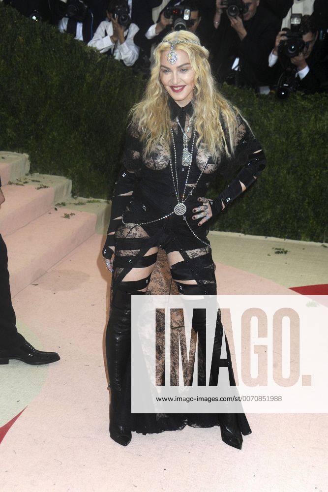 Madonna bei der Manus x Machina: Fashion in an Age of Technology Costume Institute Gala im Metropolitan Museum of Art. New York, 02.05.2016 Foto:xD.Tinex xFuturexImage