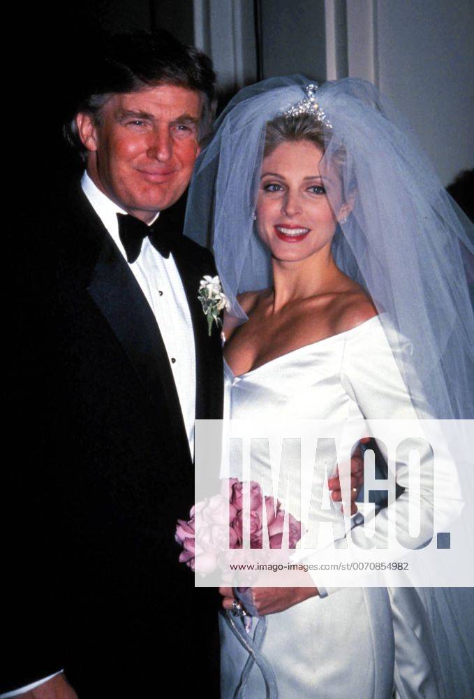 I6730.WEDDING OF DONALD TRUMP AND MARLA MAPLES.12 20 1993. - ZUMAbu2_