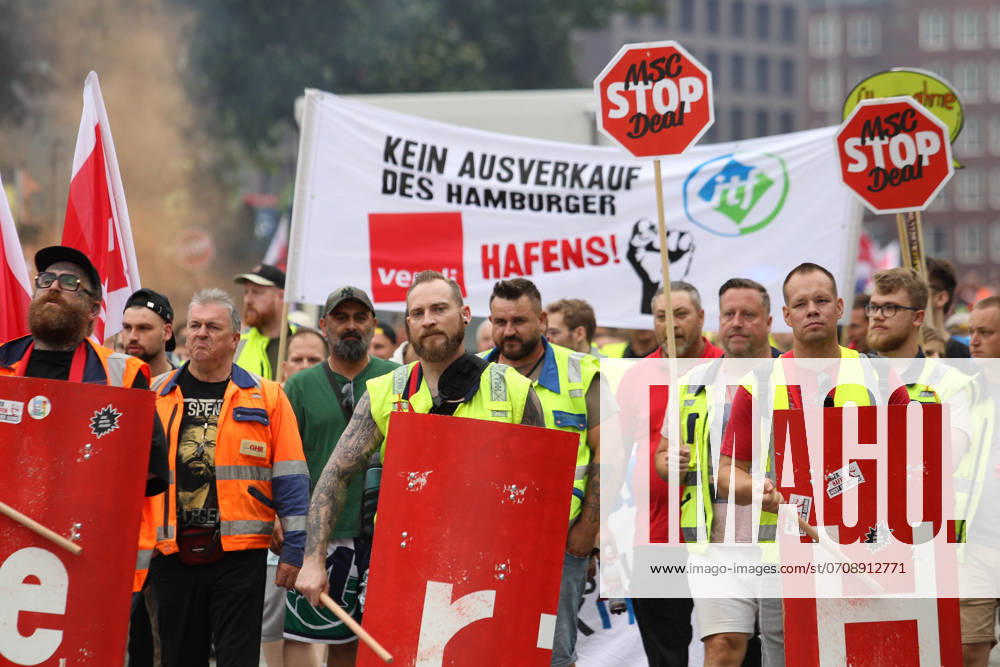 Warning strike by employees in the Port of Hamburg It is taking place as part of the collective bargaining round for seaports in order to increase the pressure on the employers ahead of the fourth round of negotiations In addition, the employees are protesting against the planned entry of the container shipping company MSC into Hamburger Hafen und Logistik AG HHLA St Georg Hamburg
