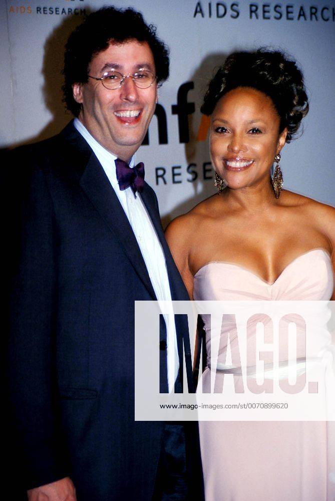 Jan. 1, 2011 - New York, New York, U.S. - K37786JKRON.amFAR S 5TH ANNUAL HONORING WITH PRIDE GALA, .TO PAY TRIBUTE TO PIONEERS IN THE FIGHT AGAINST AIDS AT GOTHAM HALL IN NEW YORK New York.6 8 2004. 2004.TONY KUSHNER AND LYNN WHITFIELD - ZUMAjk2_