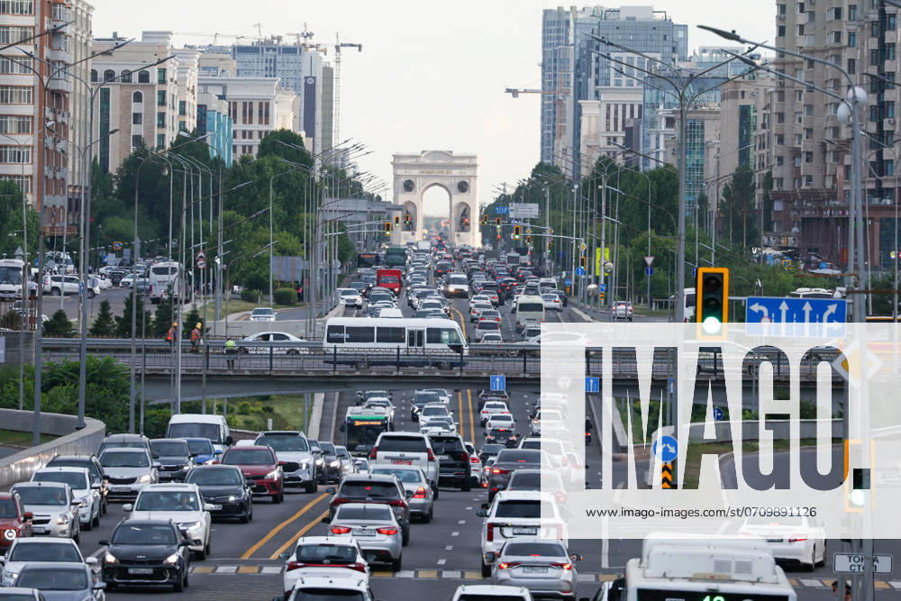 Kazakhstan. Astana. Traffic on the streets of Astana. Sergey Petrov NEWS.ru PetrovxSergey