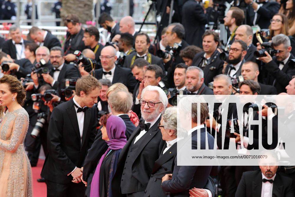 Donald Sutherland CINEMA : 69 eme Festival de Cannes - Red Carpet - Cafe Society - 11 05 2016 LoicThebaudx